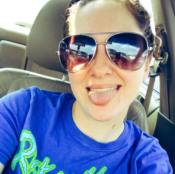 Meet your Posher, Kayla - Picture 4 of 5